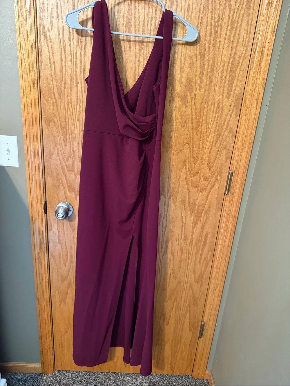Elegant Wine-Colored Sleeveless Maxi Dress
